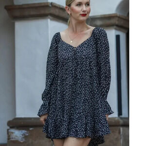 NWT New In Boho Long Sleeve Flowy Black & White A-Line Mini Dress Sz M
